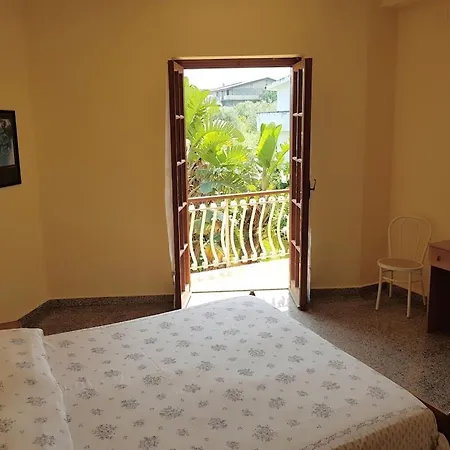 Appartamento In Con Ampio Giardino - 5 Min Dal Mare -15 Da Tropea